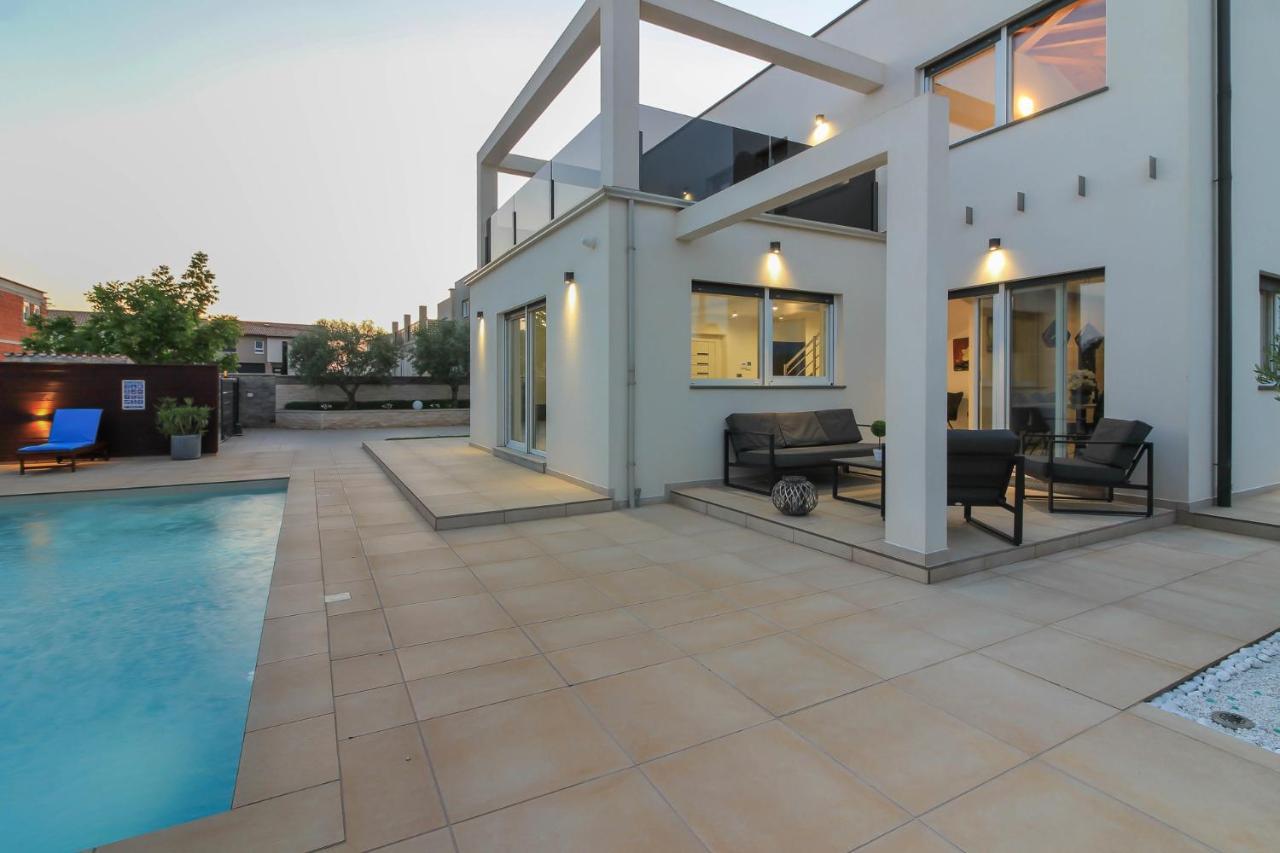 Modern Villa Nerina With Private Pool Near Pula Zewnętrze zdjęcie