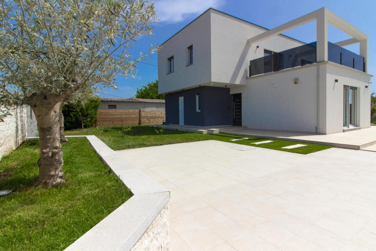 Modern Villa Nerina With Private Pool Near Pula Zewnętrze zdjęcie